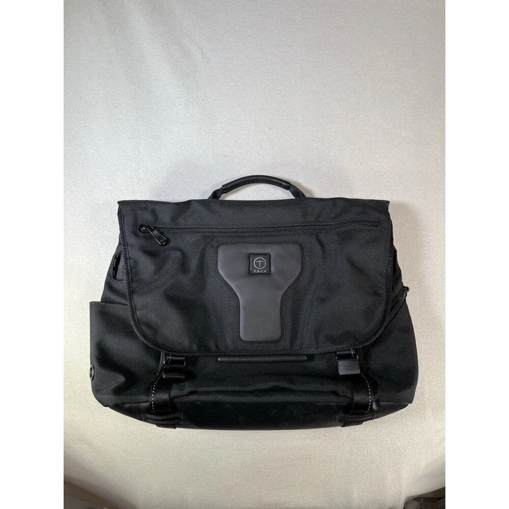 Tumi T-TECH Classic 57175D Black Nylon Computer Messenger Laptop Bag
